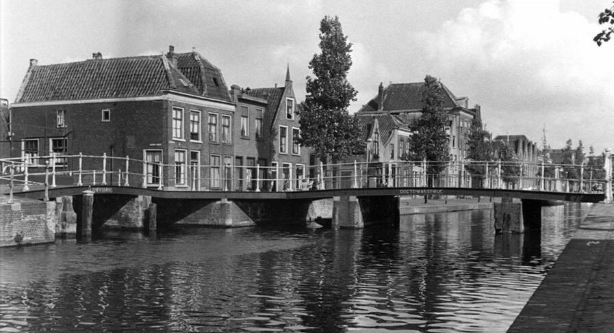 Oostdwarsbrug.jpg